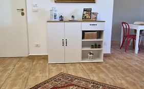 CITY HOUSE&FREE PARKING moderno e spazioso per 6 e 7 persone by Perry-Holiday